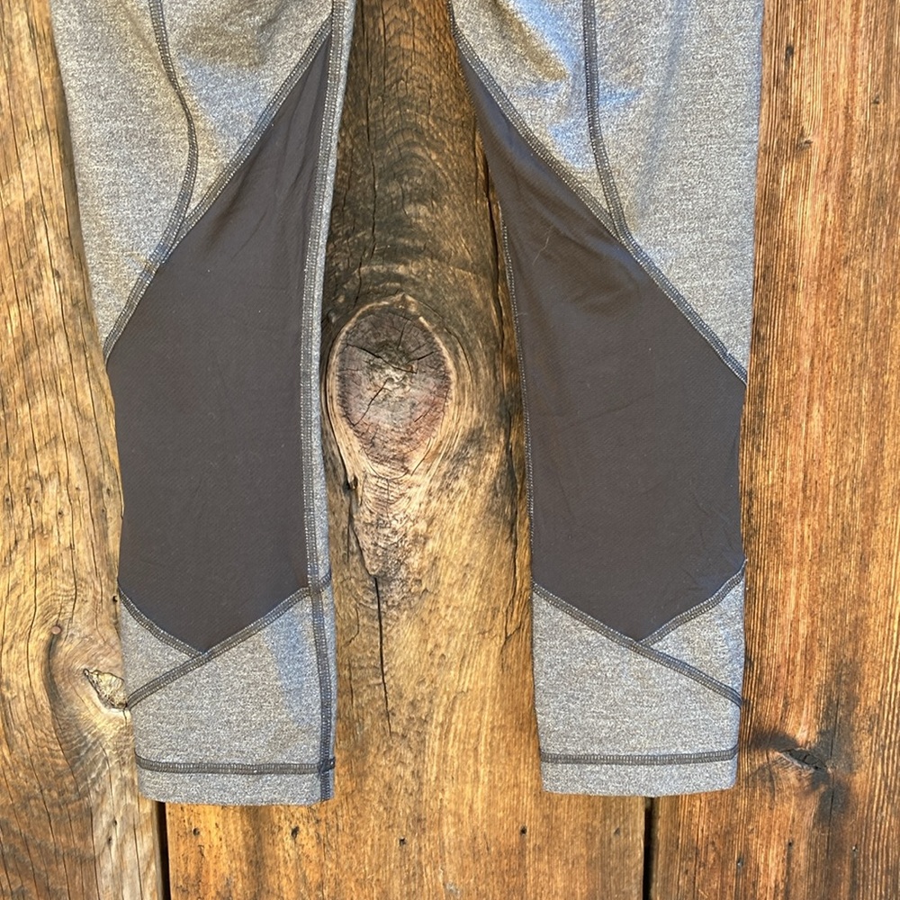 Lululemon Pace Rival Leggings grey & black size 6 side pockets and zipper pocket - Picture 6 of 10